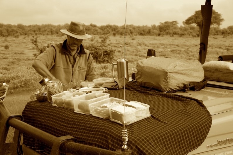 Tanzania - Ruaha NP - Frühstück im Busch (1)