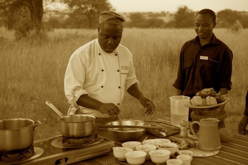 Tanzania - Sayari Camp - Cookery School mit Chefkoch Fredy